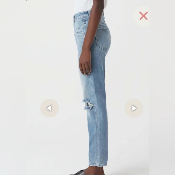 Closed Pedal Pusher Women's Light Blue Distressed Jeans